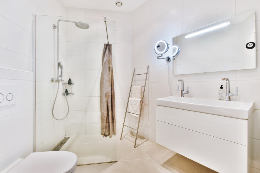 Renovation de votre salle bain : Douche a l’italienne ou receveur extra plat ?