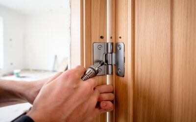 Menuiserie : comment convertir une porte poussant droit en gauche en 5 étapes simples
