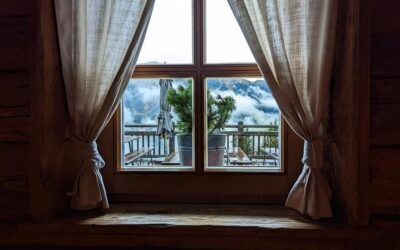 Fenêtres en bois sur mesure : comment choisir ses menuiseries pour une rénovation ou une construction ?